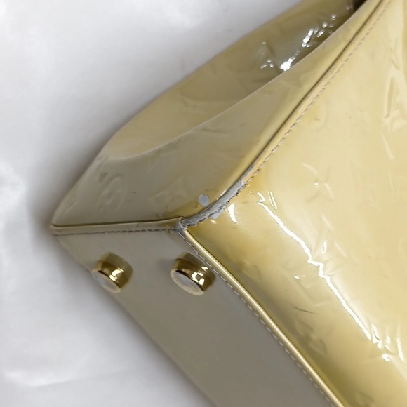 Louis Vuitton Brea MM Yellow Vernis Handbag - Picture 4 of 15